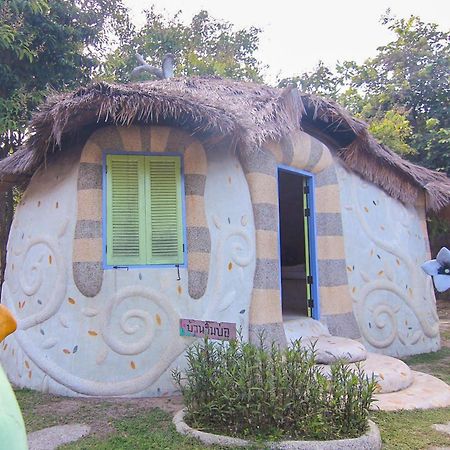 Naidee Sculptured Huts Hotel Hua Hin Bagian luar foto